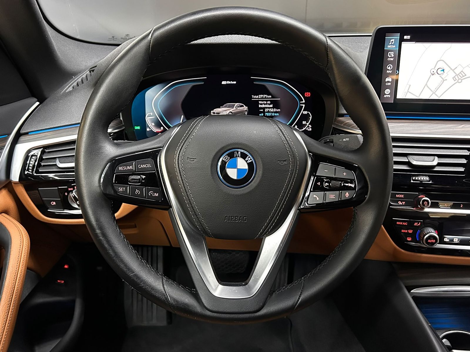 Fahrzeugabbildung BMW 530e xDri LEDER+VIRTU+PROF+LED+SHZ+KAMERA+TEMP+M