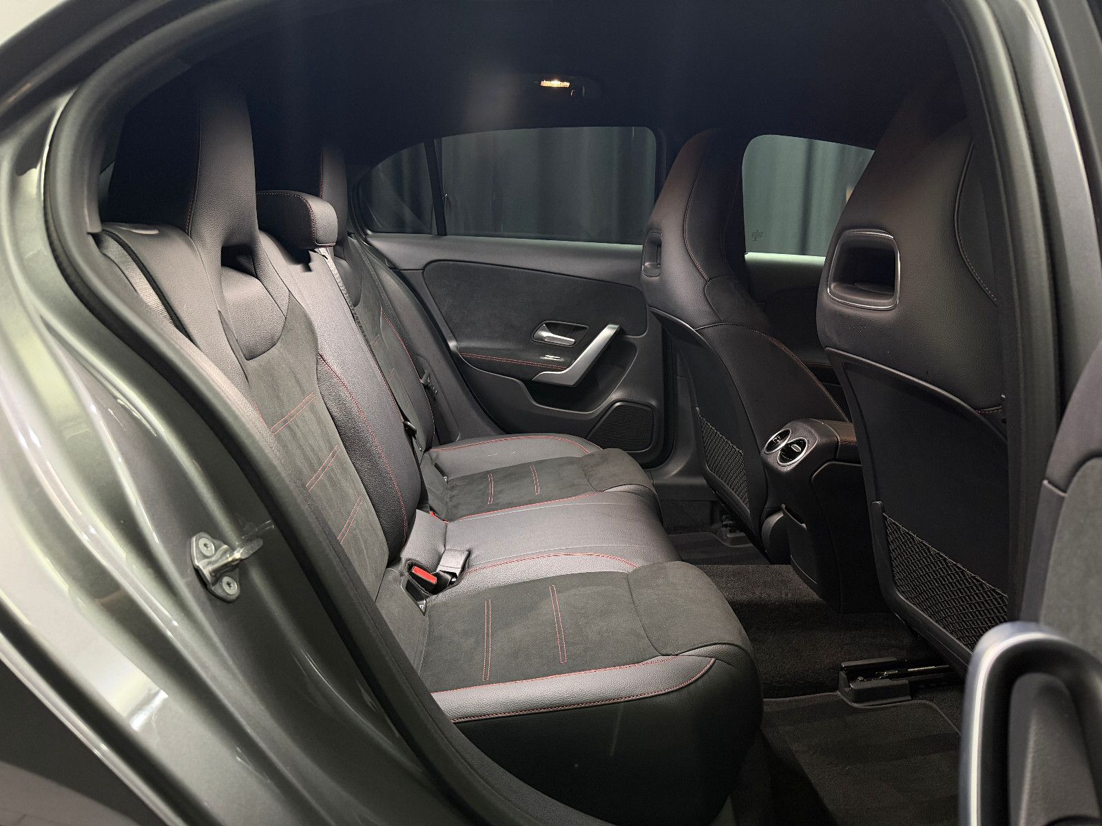 Fahrzeugabbildung Mercedes-Benz A 250 4Matic|AMG-LINE|360°|STDHZG