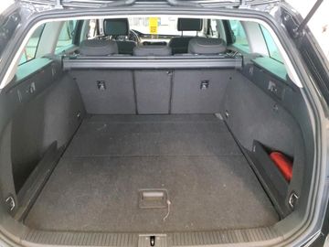 Volkswagen Passat Variant - 8