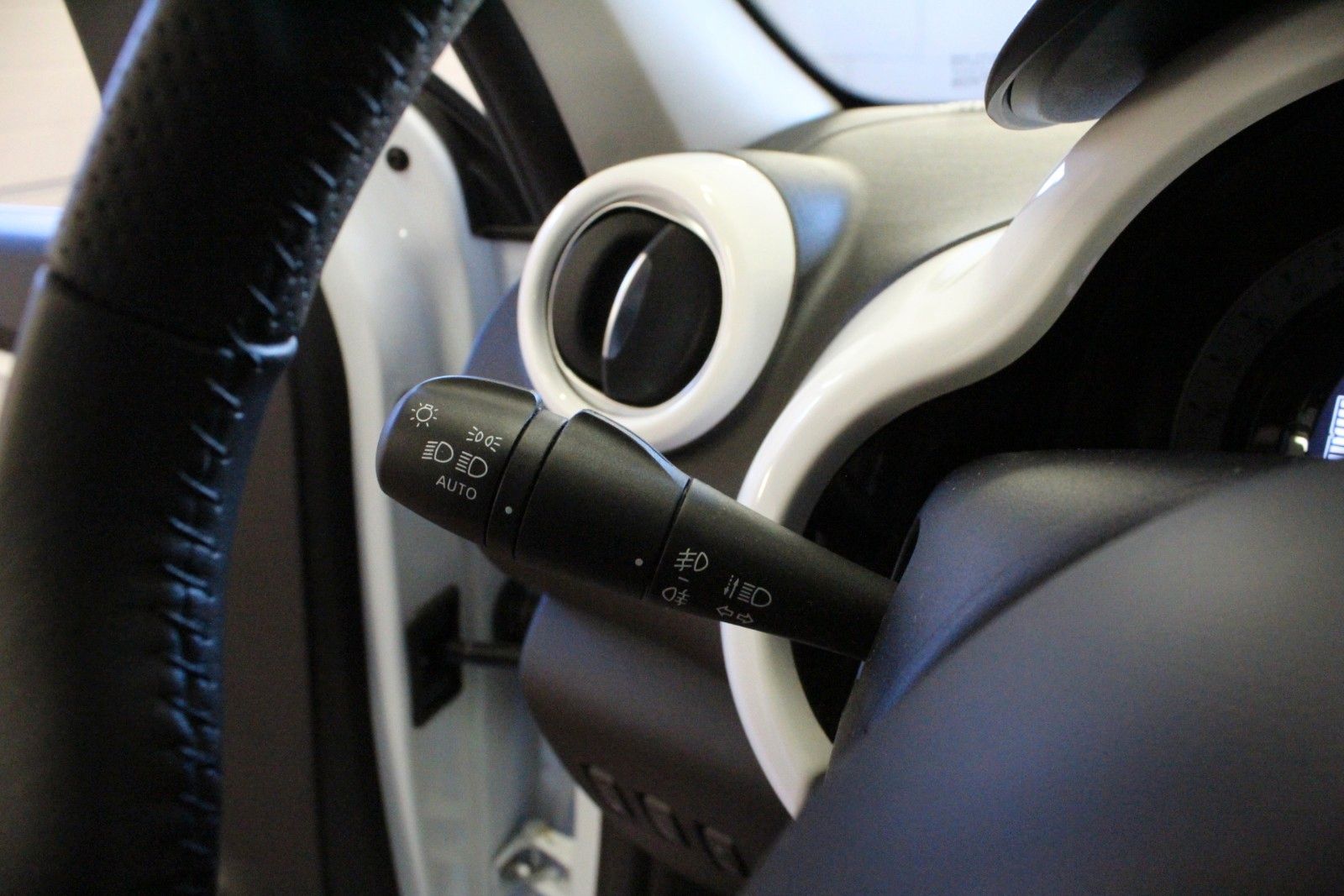 Fahrzeugabbildung Renault Twingo E-Tech 100% elektrisch*Plus Winterräder
