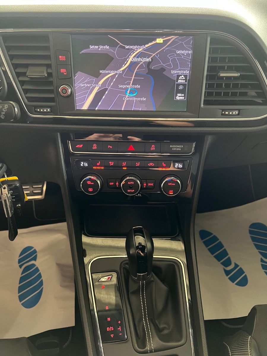 Fahrzeugabbildung SEAT Leon SC Cupra 300 *Mystery Blue* SPORTSITZE *
