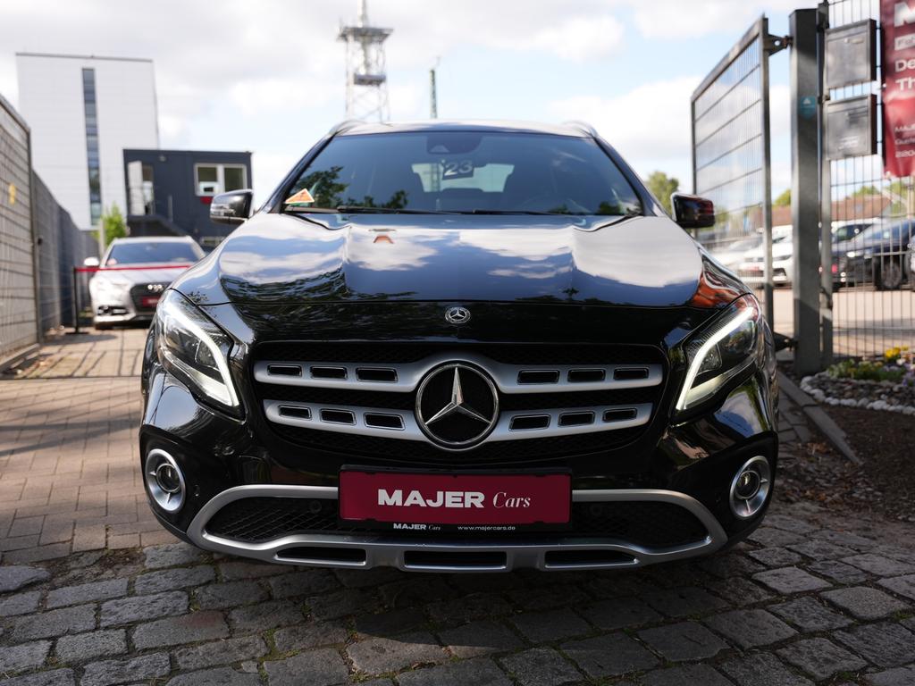 Mercedes-Benz GLA 220
