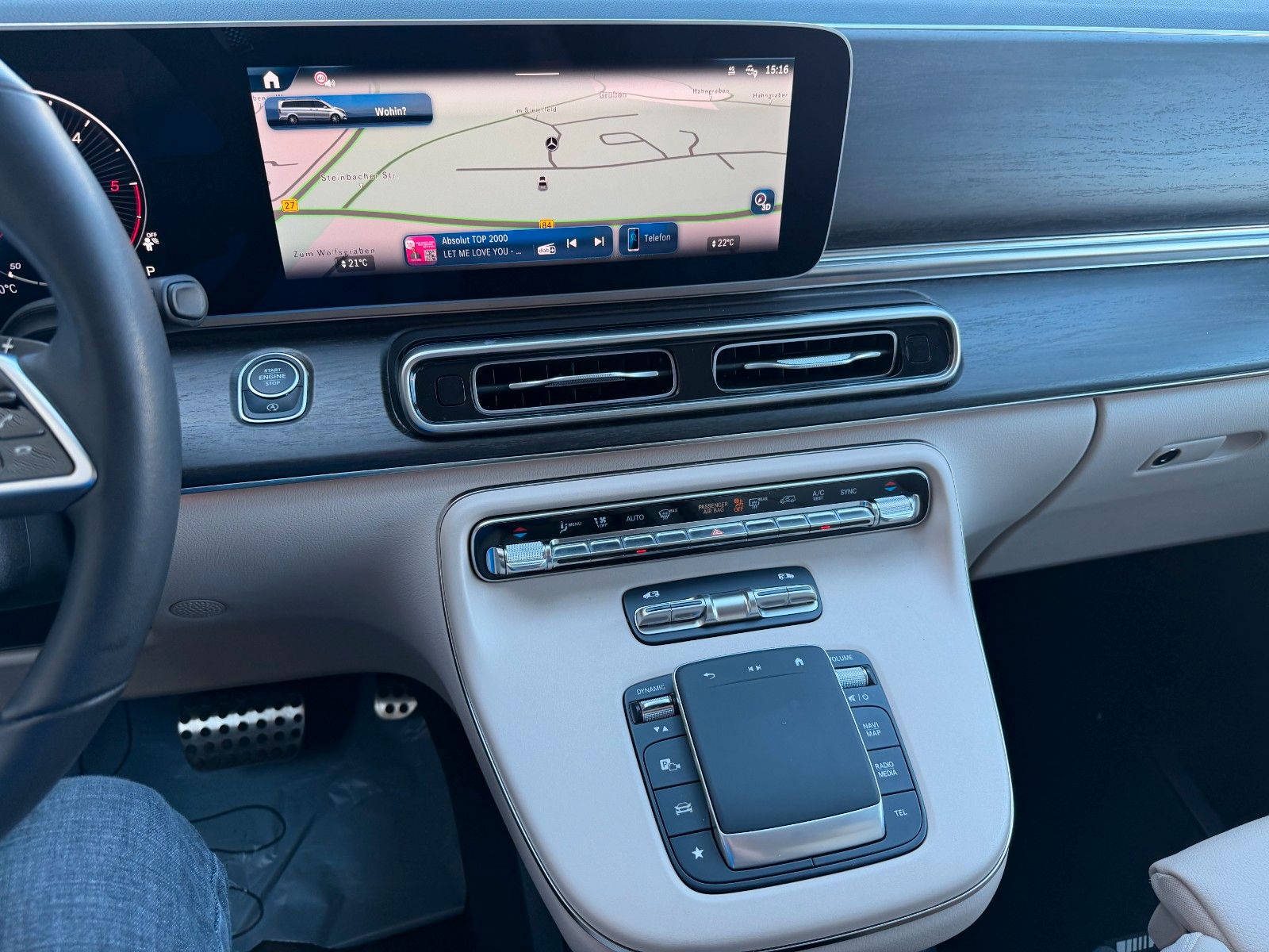 Fahrzeugabbildung Mercedes-Benz V 220 d AVA AMG AHK2,5to DISTRONIC 360Kamera