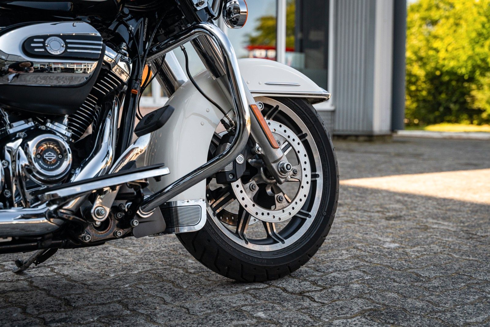 Fahrzeugabbildung Harley-Davidson ROAD KING POLICE FLHP TOURING - JEKILL&HYDE
