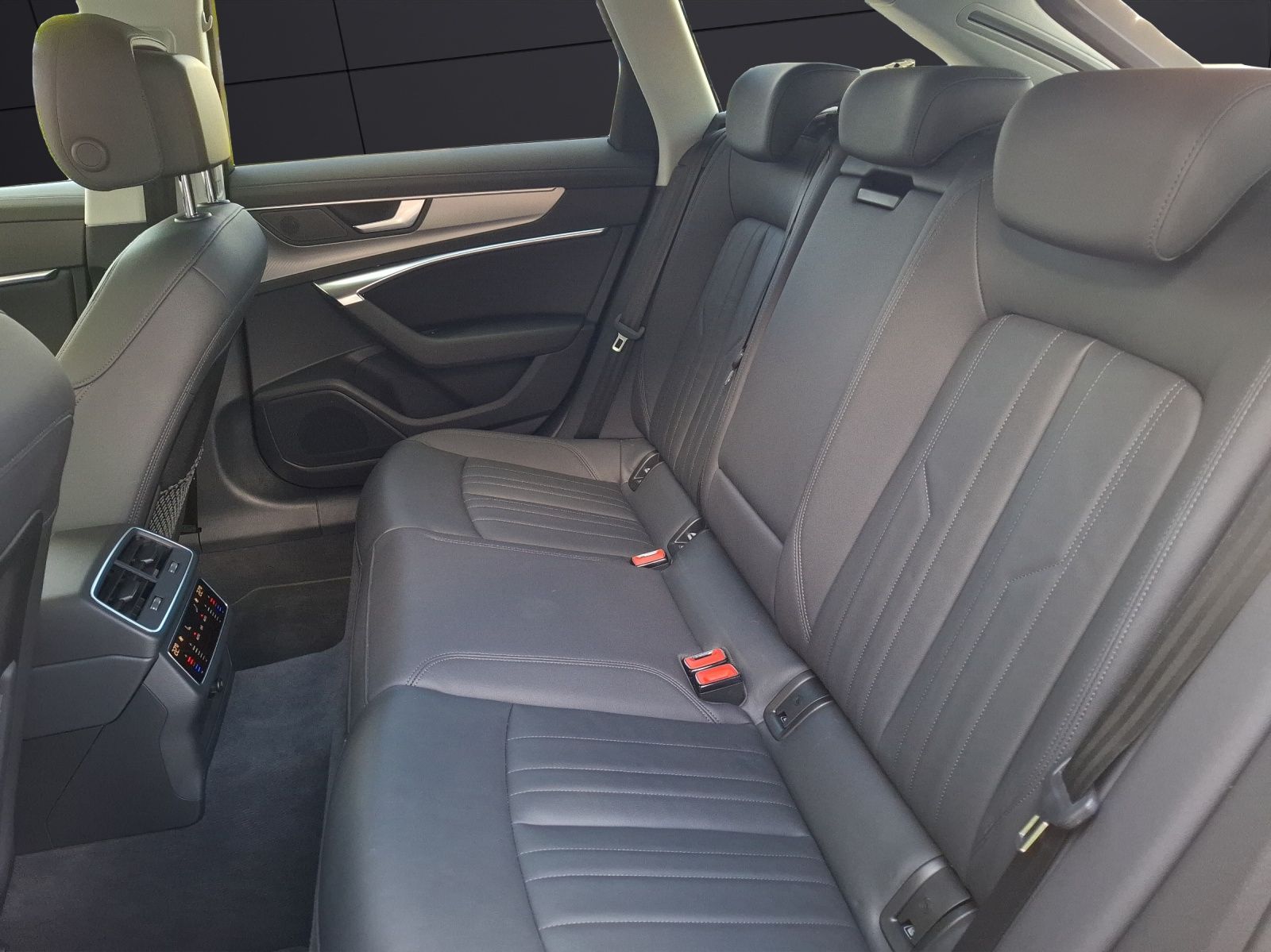 Fahrzeugabbildung Audi A6 Avant 40 TDI quattro design S-tronic  Matrix