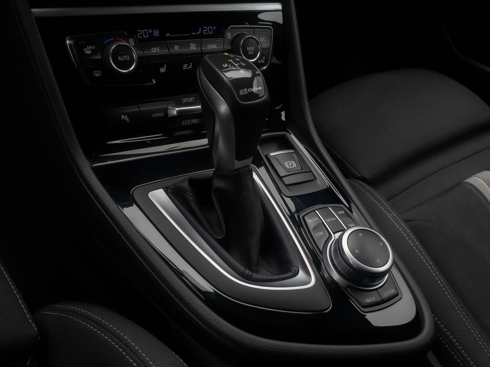 Fahrzeugabbildung BMW 225 Active Tourer iPerf Kamera DAB Sportsitz