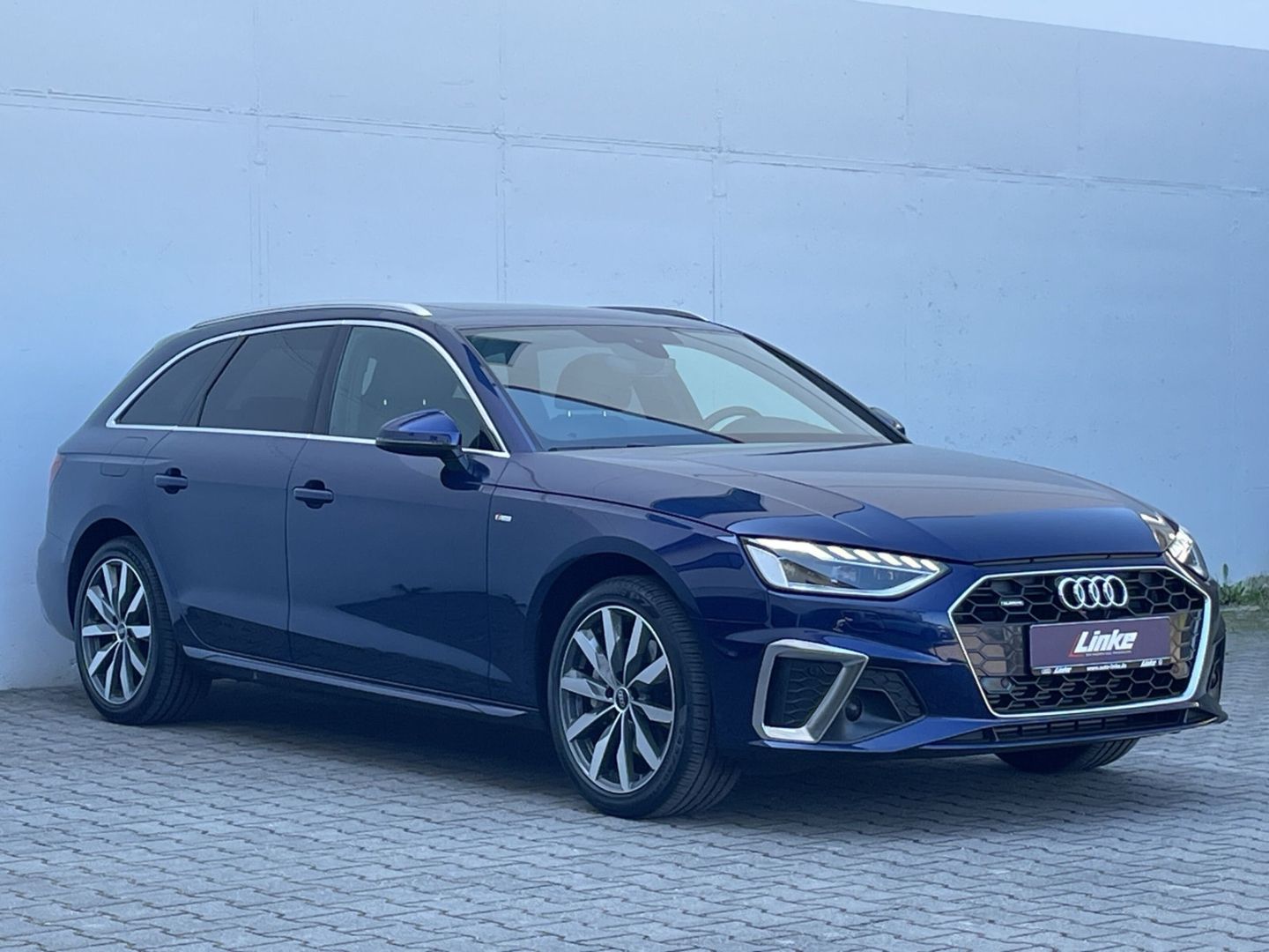 A4 40 TFSI Avant S line quattro Matrix/AHK/Pano/