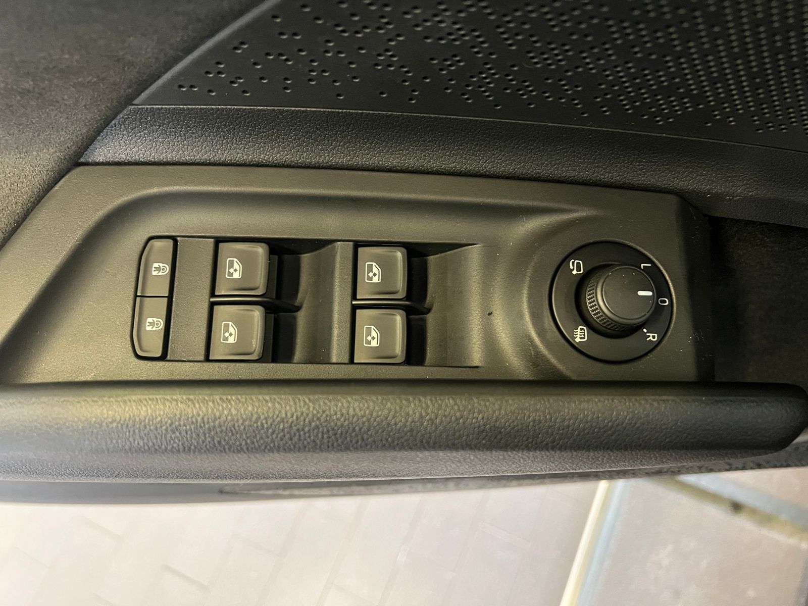 Fahrzeugabbildung SKODA Enyaq RS Lounge *AHK,Panoramadach,DCC*