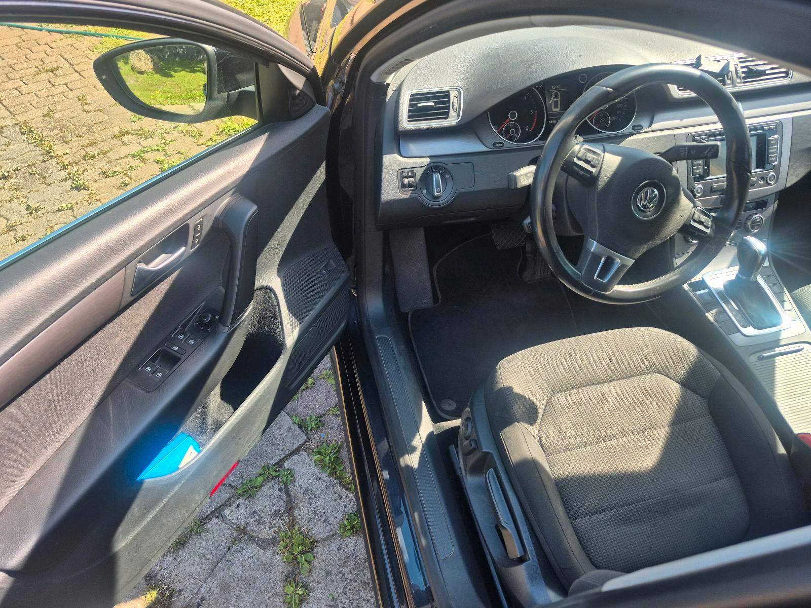 Volkswagen Passat 2012 — photo 10
