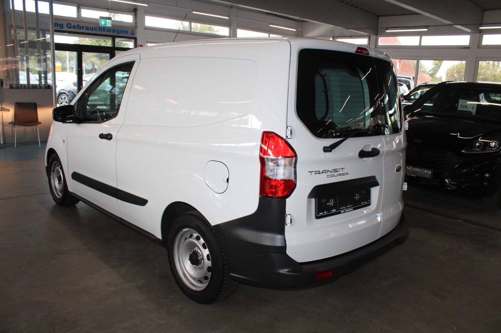 Fahrzeugabbildung Ford Transit Courier 1,5 TDCi Kasten Allwetter 1.Hand