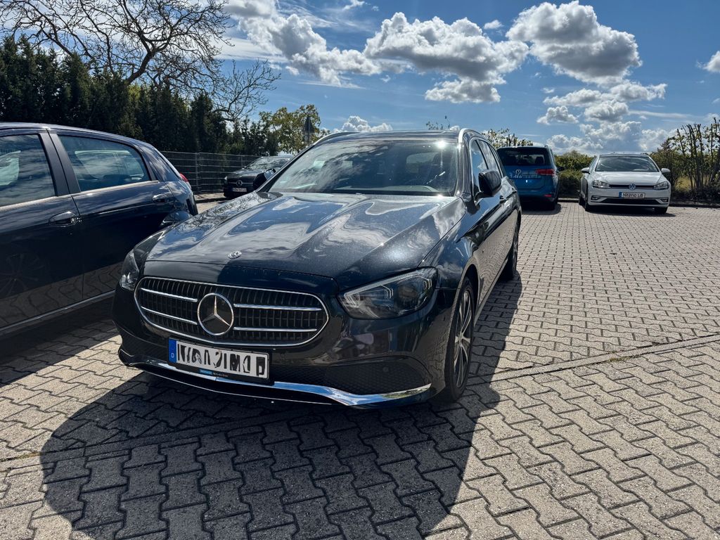 Image of Mercedes-Benz E 300