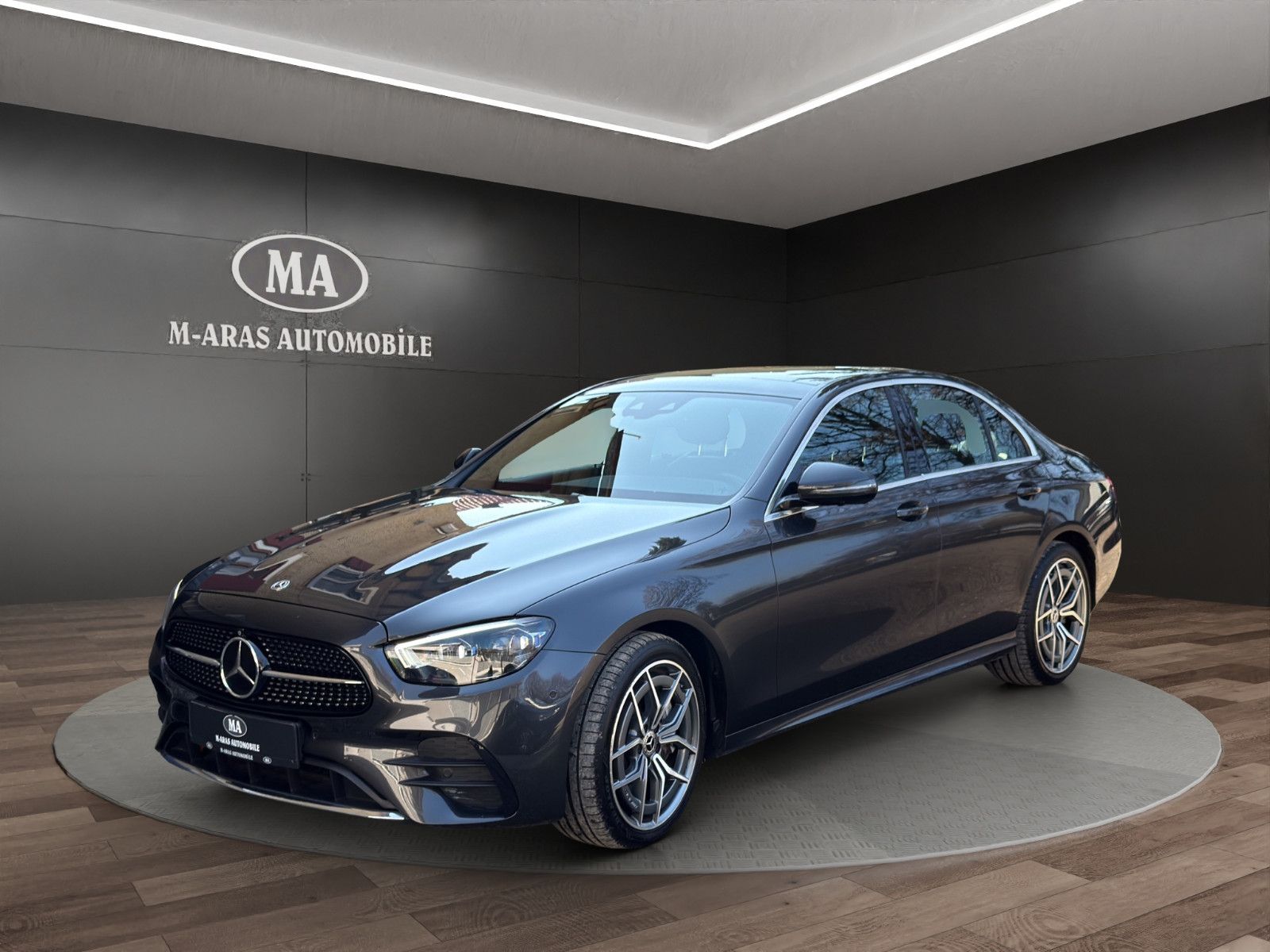 MERCEDES-BENZ E 400 d 4Matic AMG*Pano*Multibeam*Vollleder