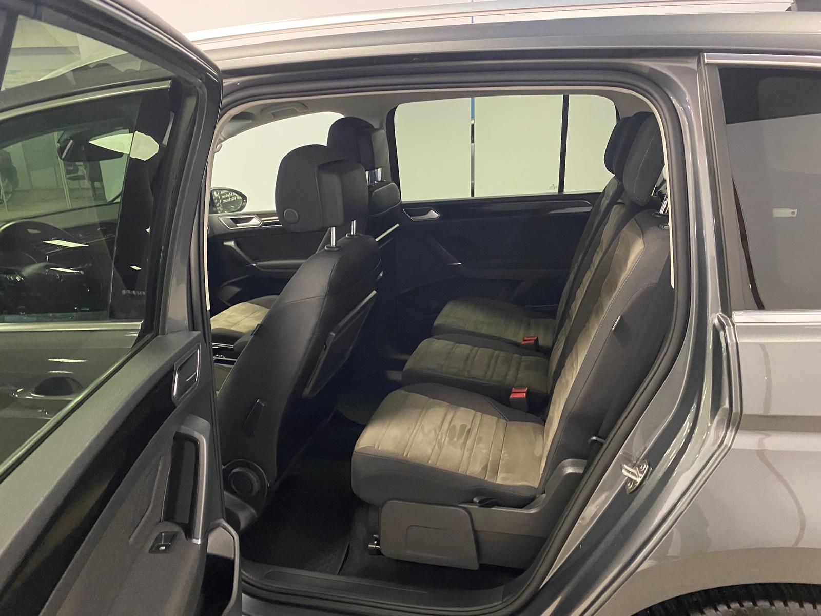 Fahrzeugabbildung Volkswagen Touran 1.4 16V TSI Highline BMT+TOTWINKEL+ACC+++