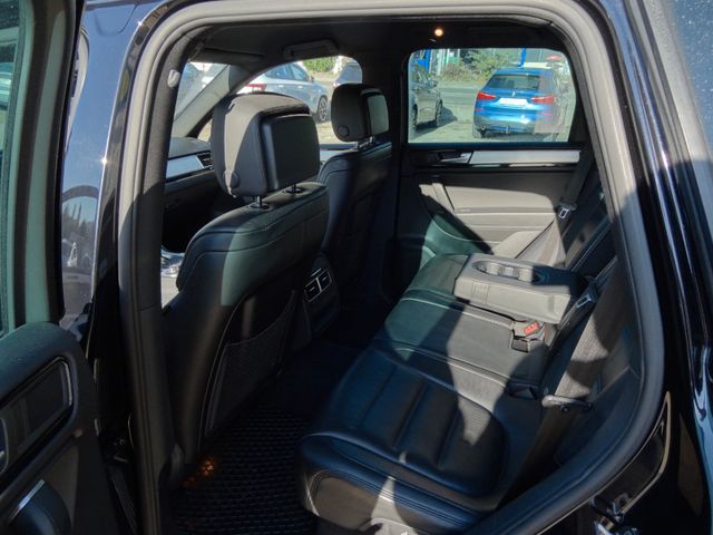 Fahrzeugabbildung Volkswagen Touareg V6 TDI/Xenon/Leder/Kam/Luft/2.Hd/AHK/Nav