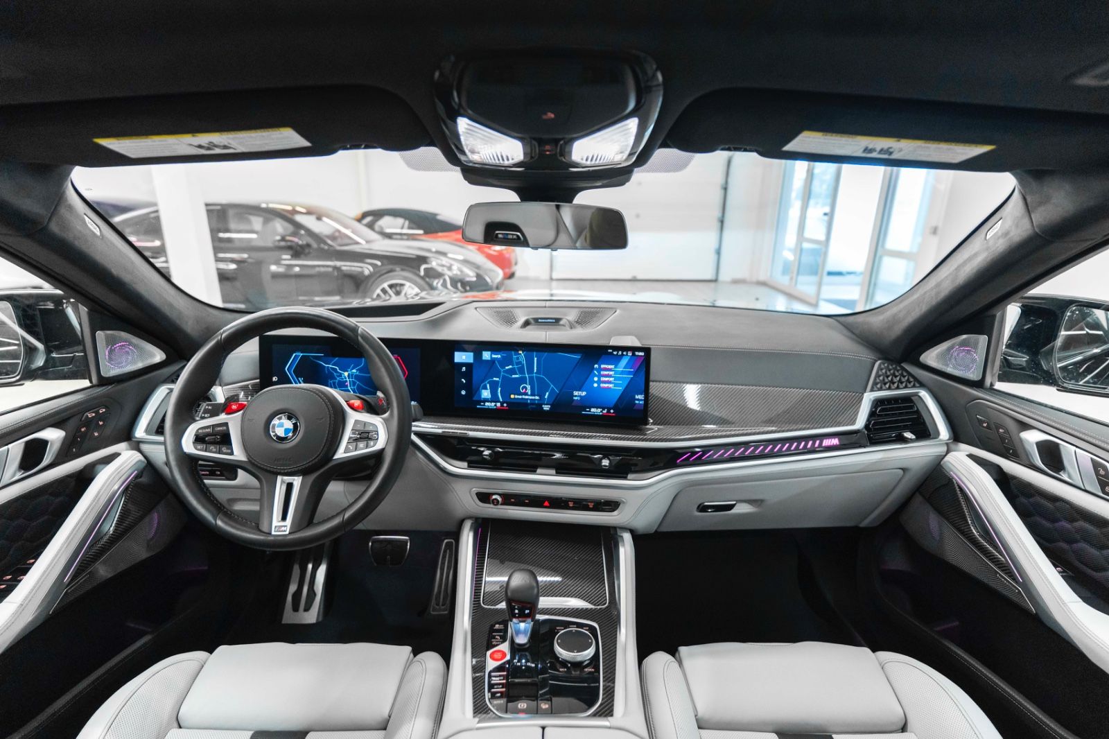 Fahrzeugabbildung BMW X6 M Competition B&W SKY LOUNGE 360° M+S