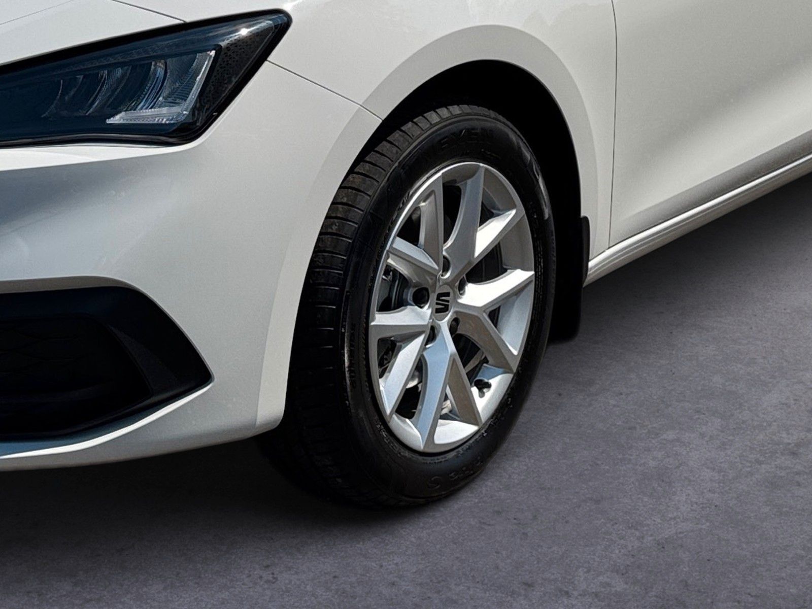 Fahrzeugabbildung SEAT Leon Sportstourer 1.5 eTSI 110 kW Style