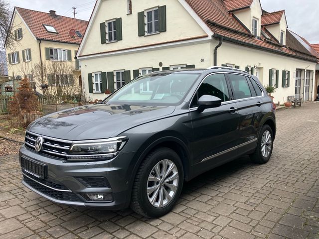 Volkswagen Tiguan Highline ,HUD,Standh.Pano,Navi,Kamera,AHK