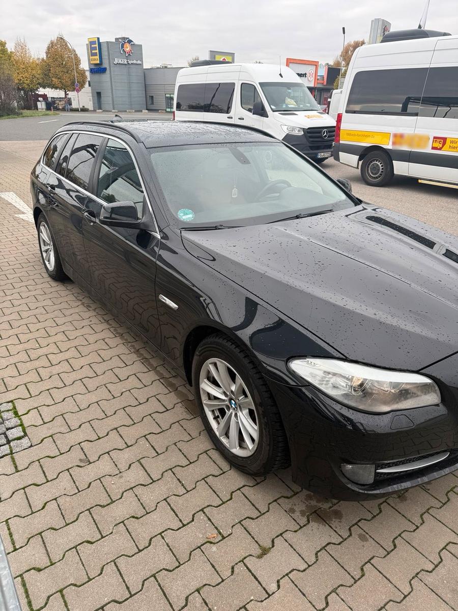 BMW 530 2013 — interior