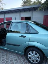 Ford Focus 1.6 Ghia Ghia - gebrauchte Ford Focus aus dem Jahr 1999
