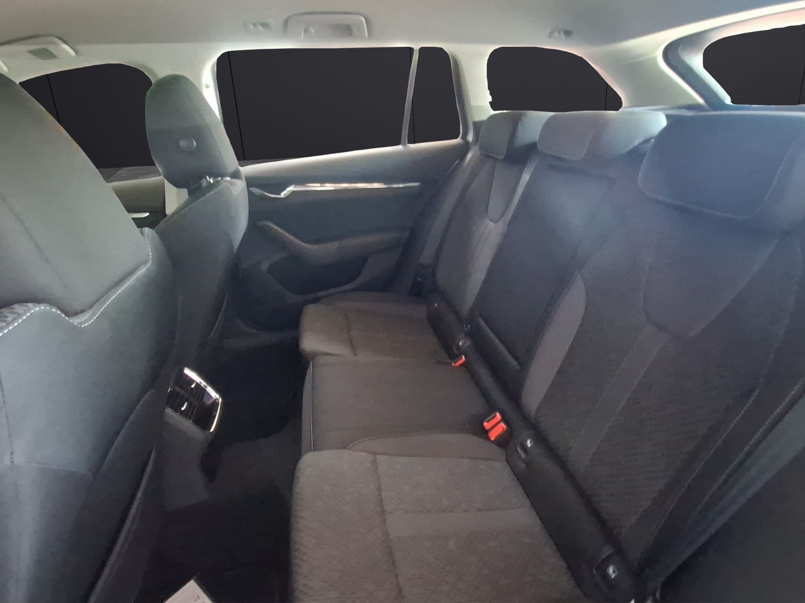Fahrzeugabbildung SKODA Octavia Combi TDI Style DSG LED Navi HUD PDC SH