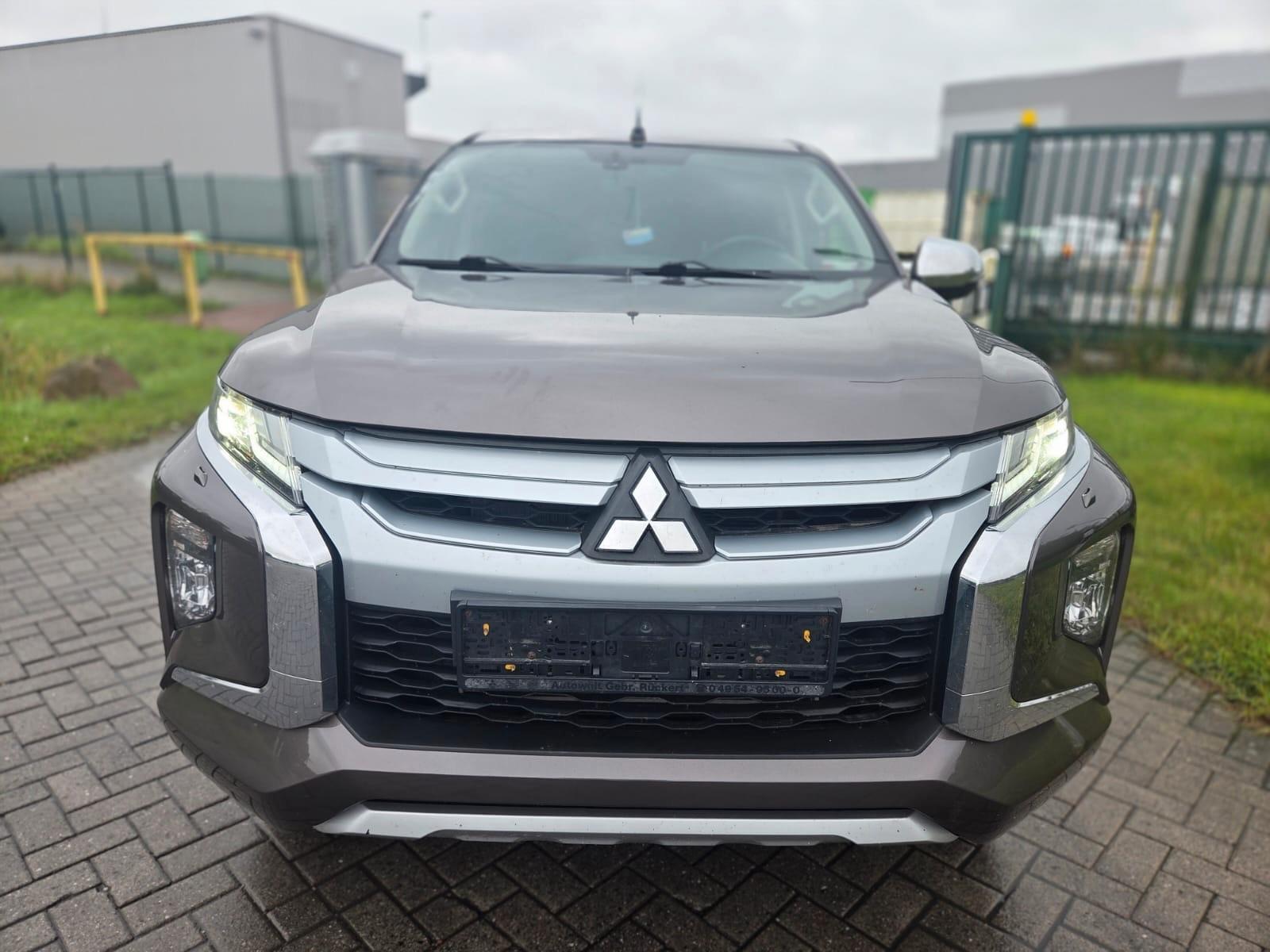Mitsubishi L200 Select Doppelkabine 4WD Spezial Autom. LED