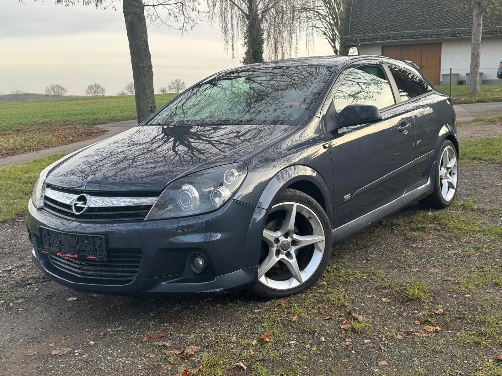 Opel Astra GTC OPC