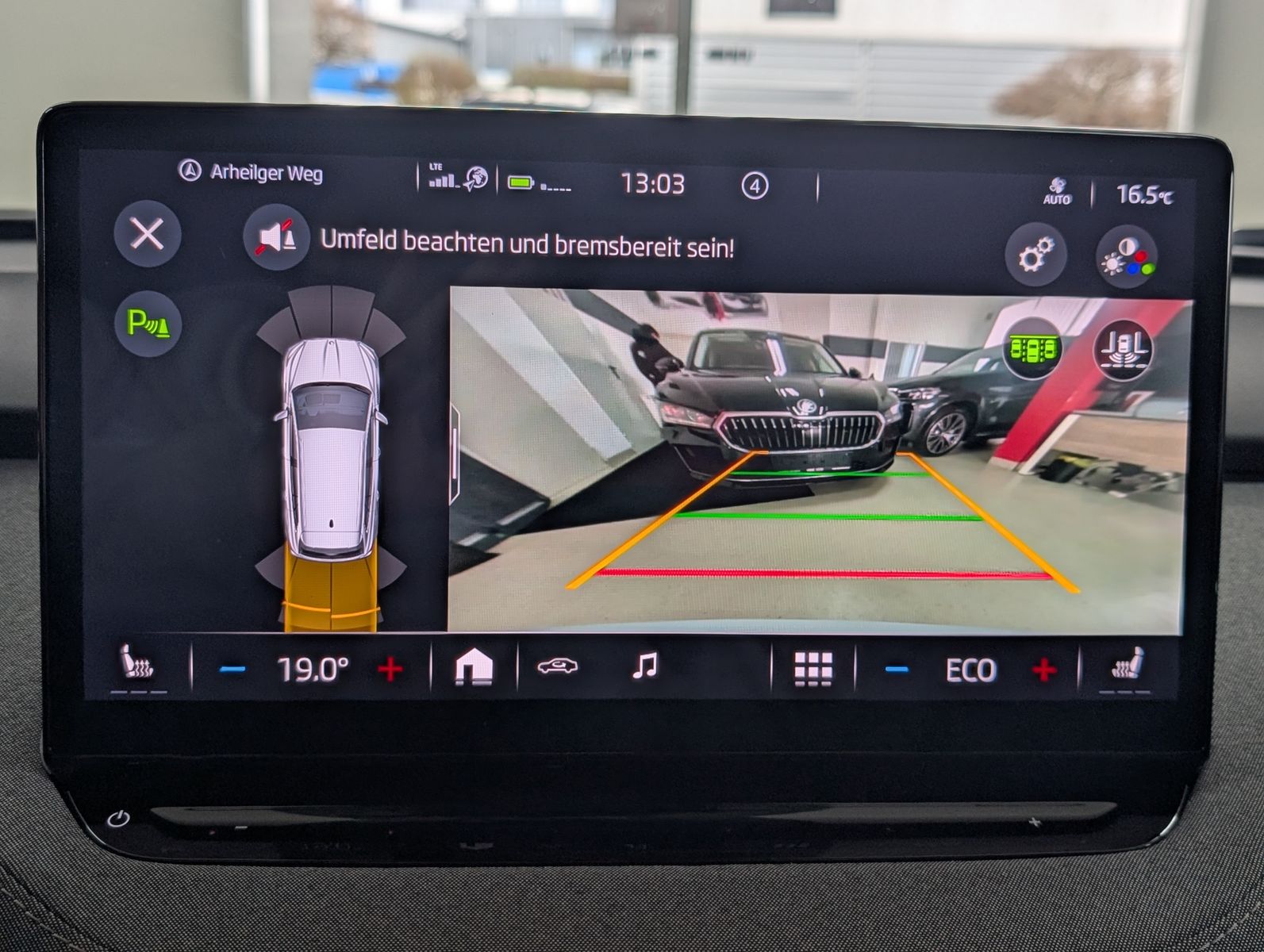 Fahrzeugabbildung SKODA Enyaq iV 80 Loft Convenience Paket+ ACC 82KWh1