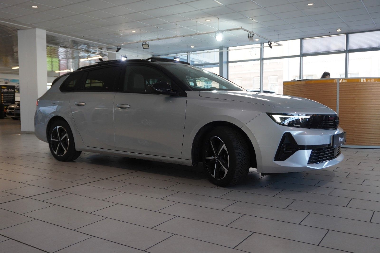 Fahrzeugabbildung Opel Astra L ST 1.2T GS SPORT NAVI/LED/360°/PANO/HUD