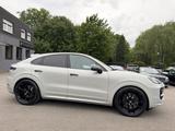 Porsche Coupe GTS kreide Leichtbau Chrono/HUD/22/PDCC - gebrauchte Porsche Cayenne aus dem Jahr 2024