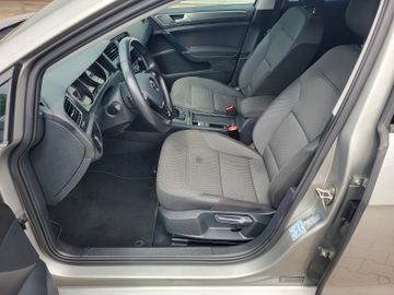 Volkswagen Golf - 11