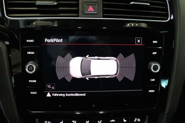 Fahrzeugabbildung Volkswagen Golf VII Lim. GTI BMT/Start-Stopp|LED|ACC|NAVI|