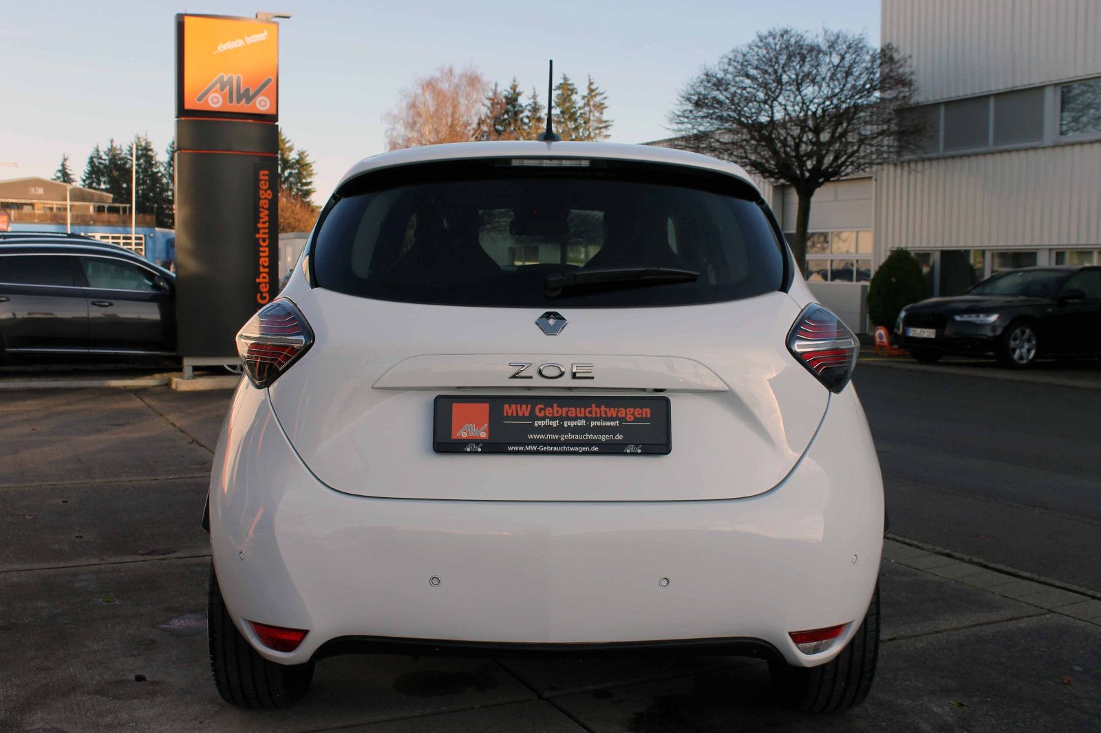 Fahrzeugabbildung Renault Zoe R135 Techno EV50 52kWh KAM PDC NAV SHZ LED