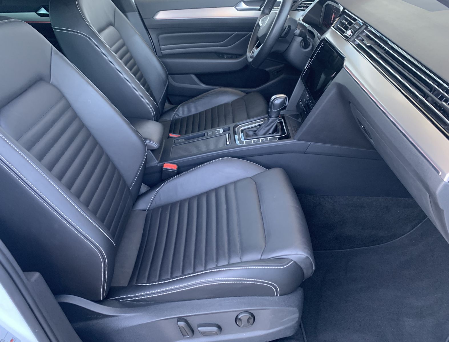 Fahrzeugabbildung Volkswagen Passat Alltrack 2.0 TDI*4Motion*Leder*AHK*Pano*