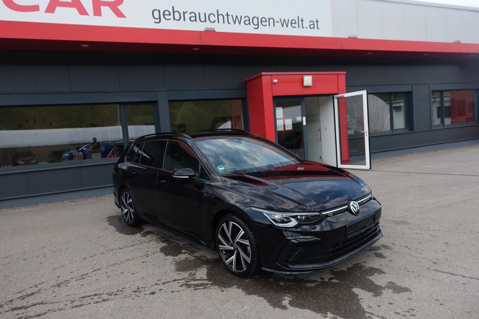 Volkswagen Golf VIII Variant R-Line EXP € 18990.-- imagem 2