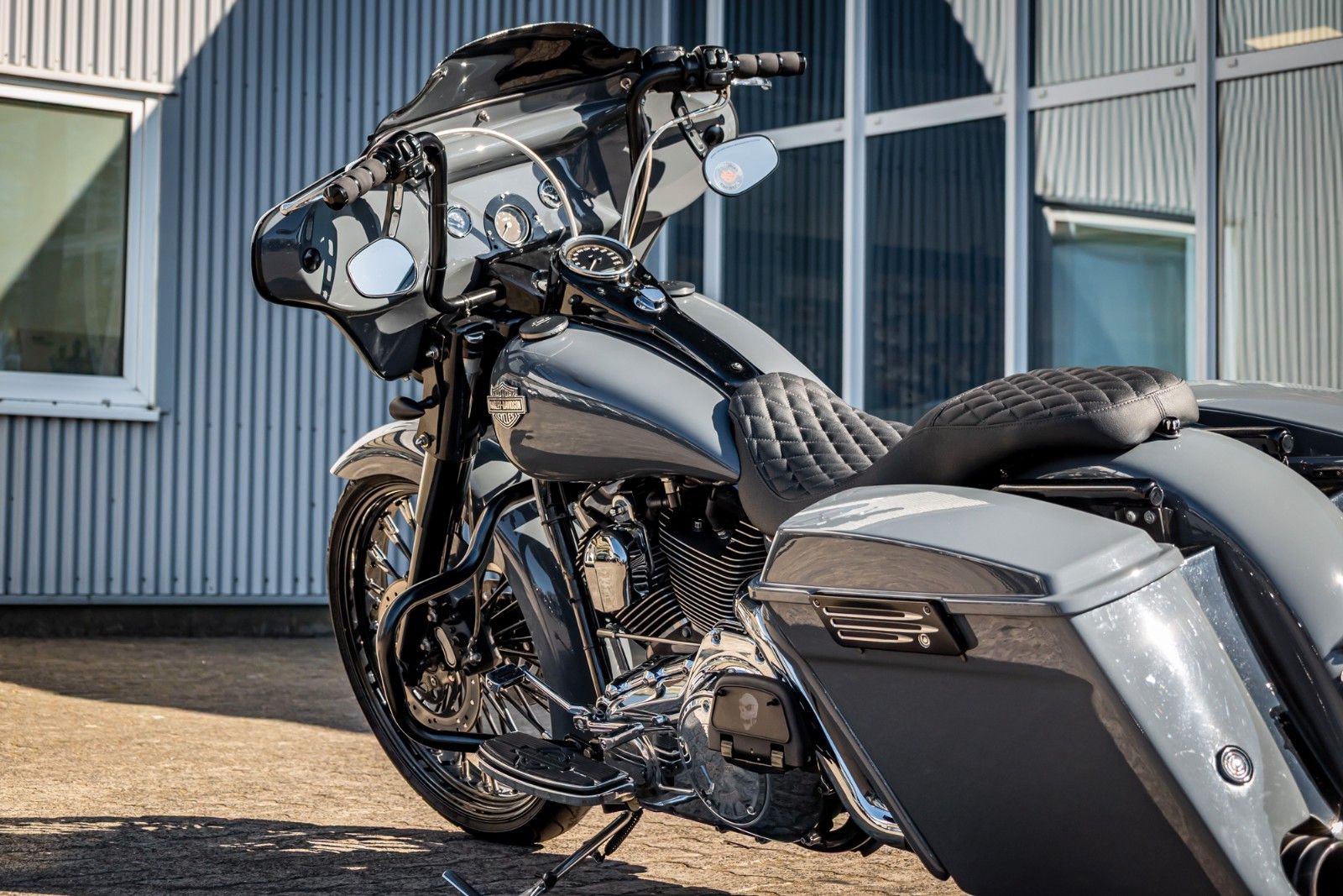 Fahrzeugabbildung Harley-Davidson FLHR ROAD KING  - Fairing - Jekill - 23"Umbau