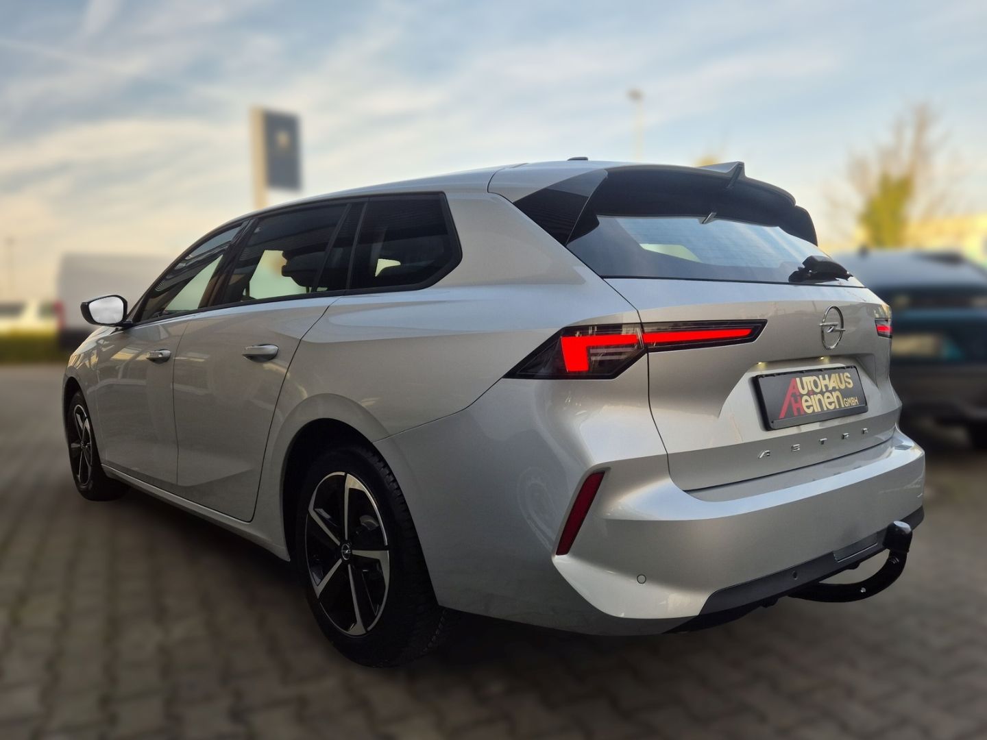 Fahrzeugabbildung Opel Astra 1.5 D EU6e L Sports Tourer Edition LED App