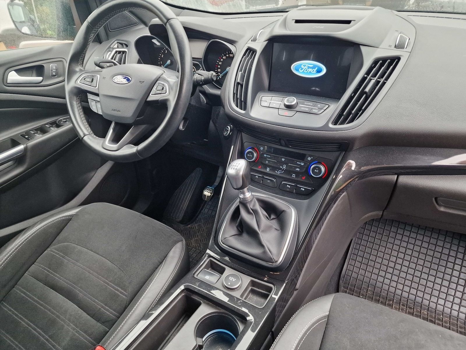 Fahrzeugabbildung Ford Kuga ST-Line, Kamera,Sitzheizung,elektr.Heckkl.