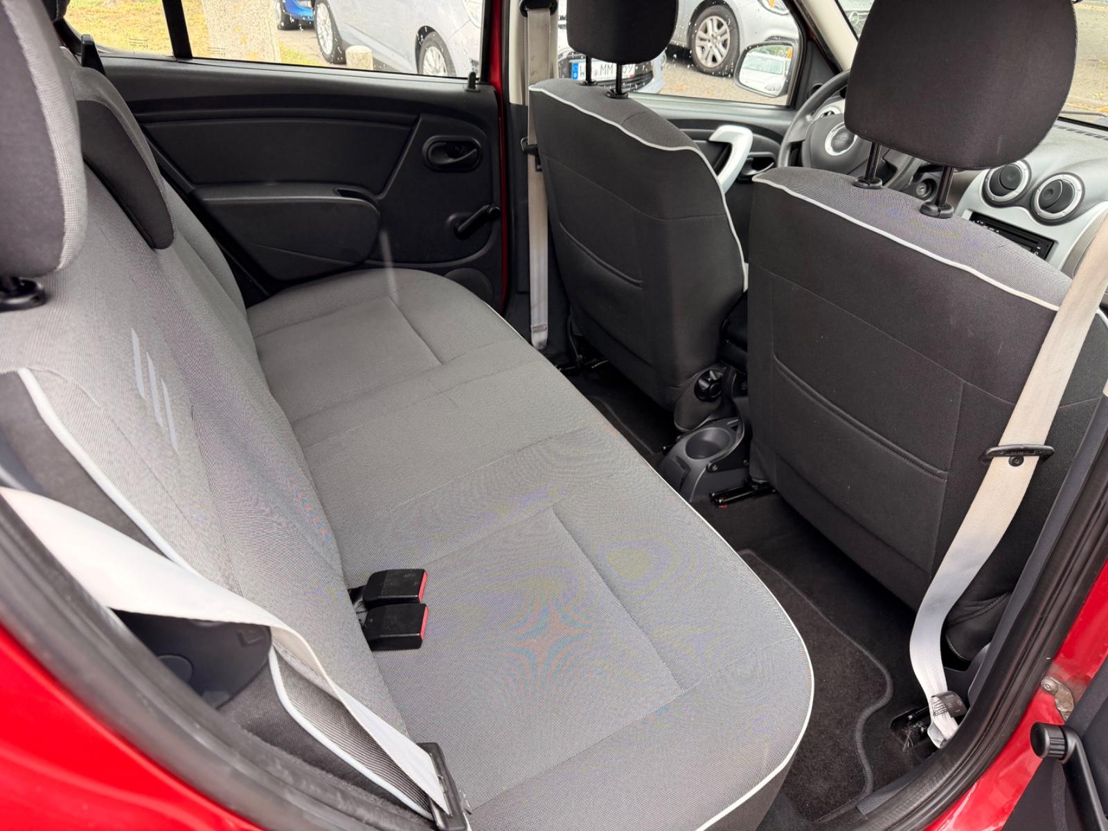 Dacia Sandero 2012 — photo 9
