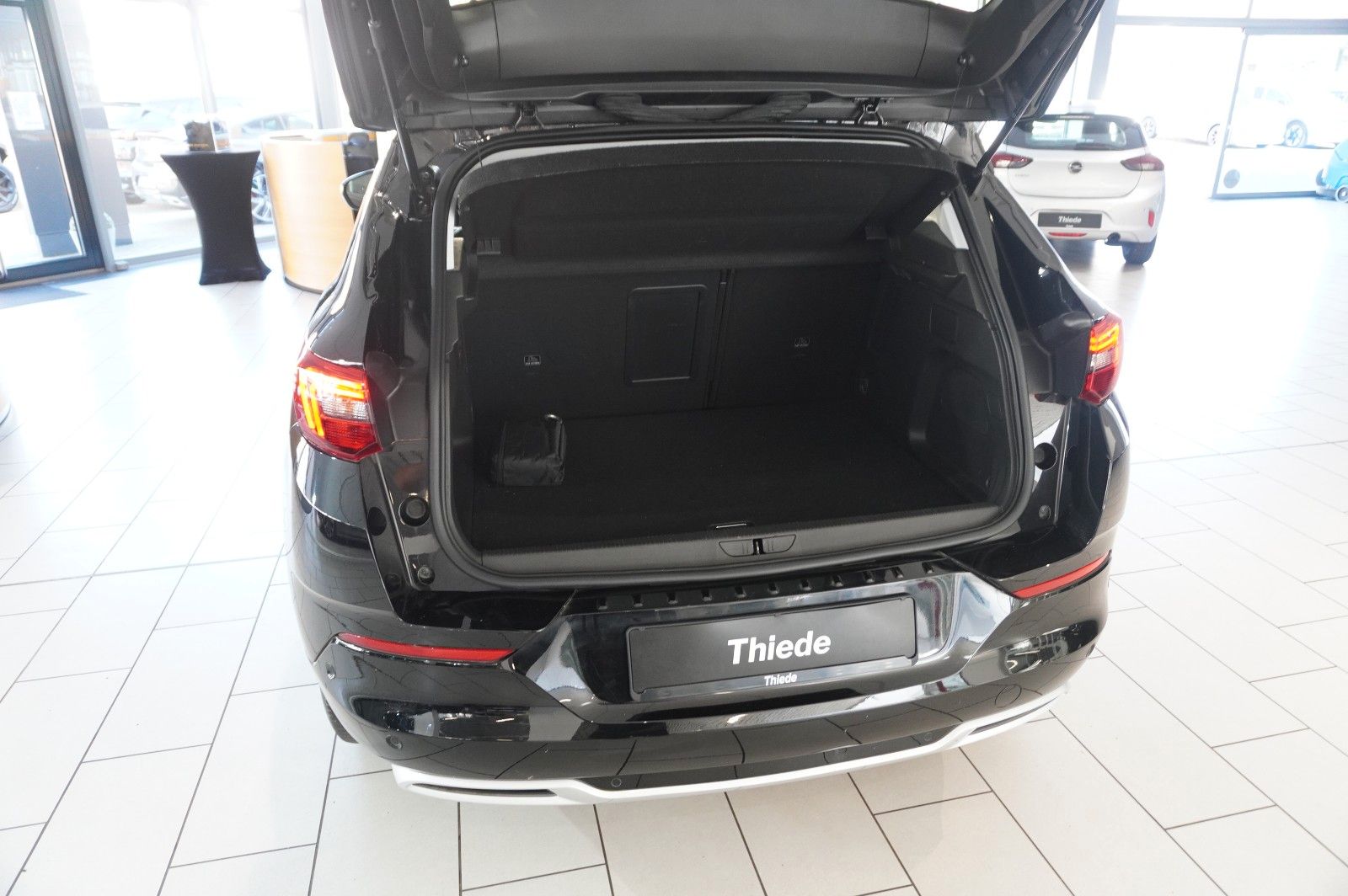 Fahrzeugabbildung Opel Grandland (X) ULTIMATE 4HYBRID NAVI/LED/SPORT/SH