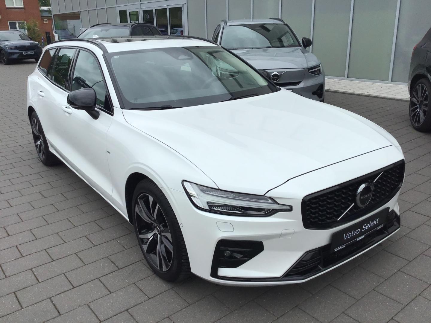 Volvo V60 B4 (Diesel) Plus Dark PanoDach Cam AHK