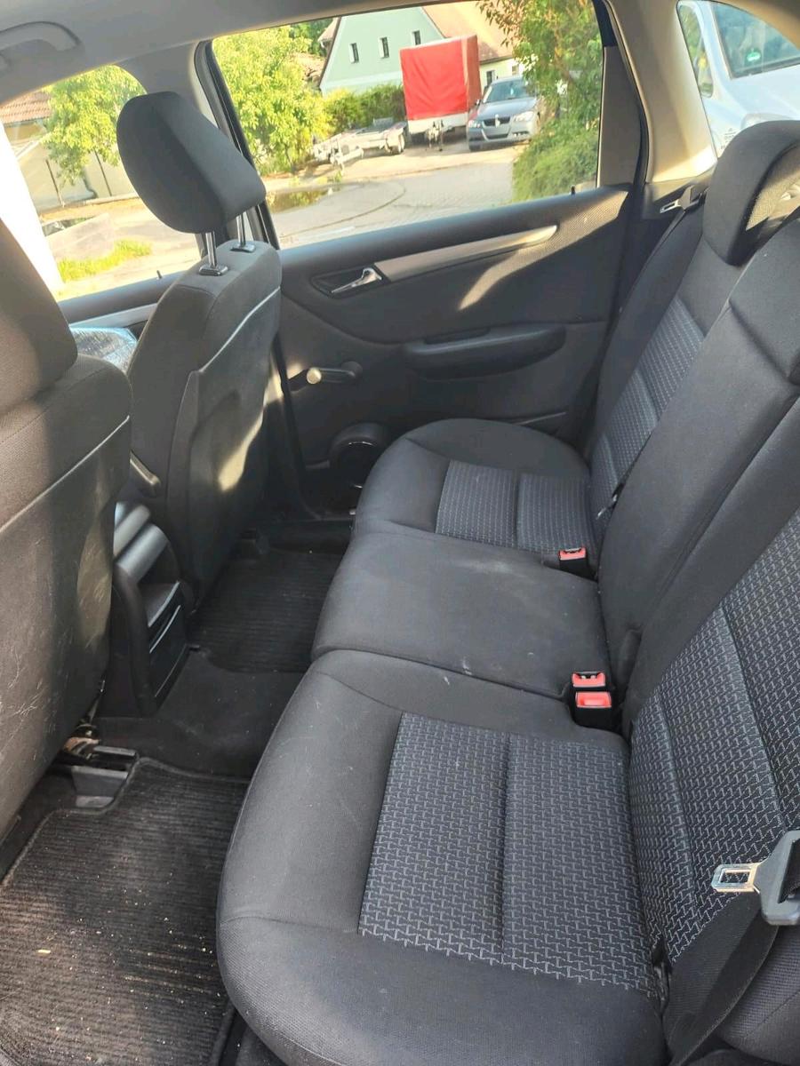 Mercedes-Benz B180 2008 — photo 9
