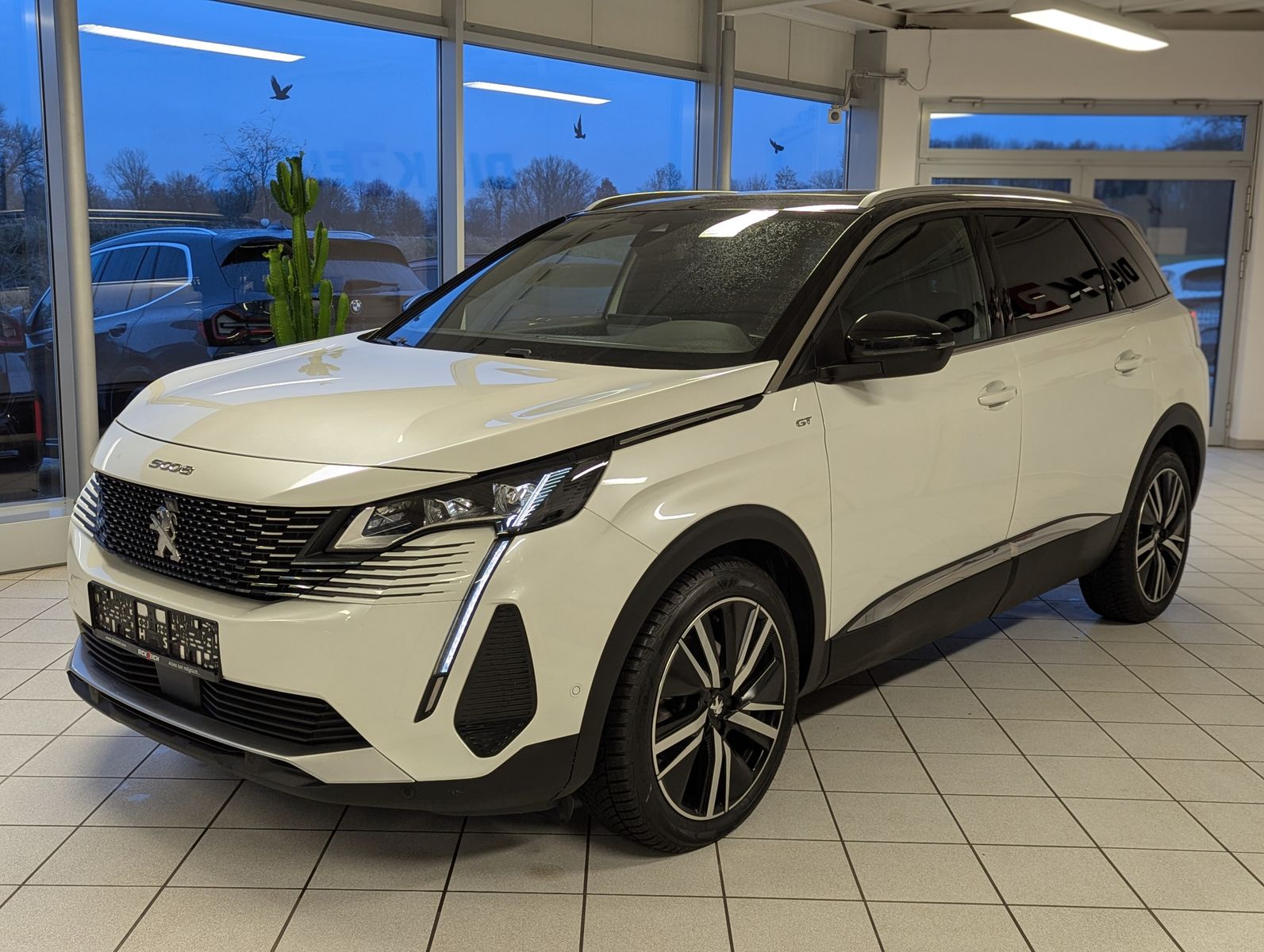 PEUGEOT 5008 GT Allure Pack Kamera LED Pano 7-Sitze AHK - Image 3