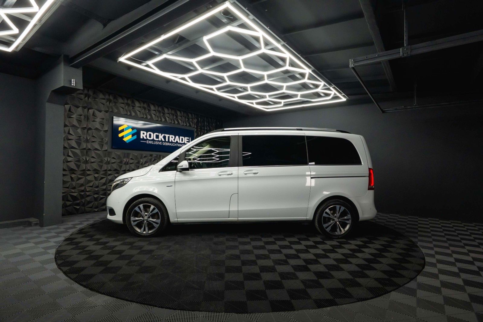 Fahrzeugabbildung Mercedes-Benz V 250 CDI AVANTGARDE EDITION 4MATIC | LED | 19%