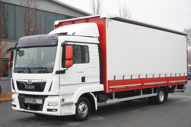 MAN TGL 12.250 curtainsider / sleeper cab / lift DHO