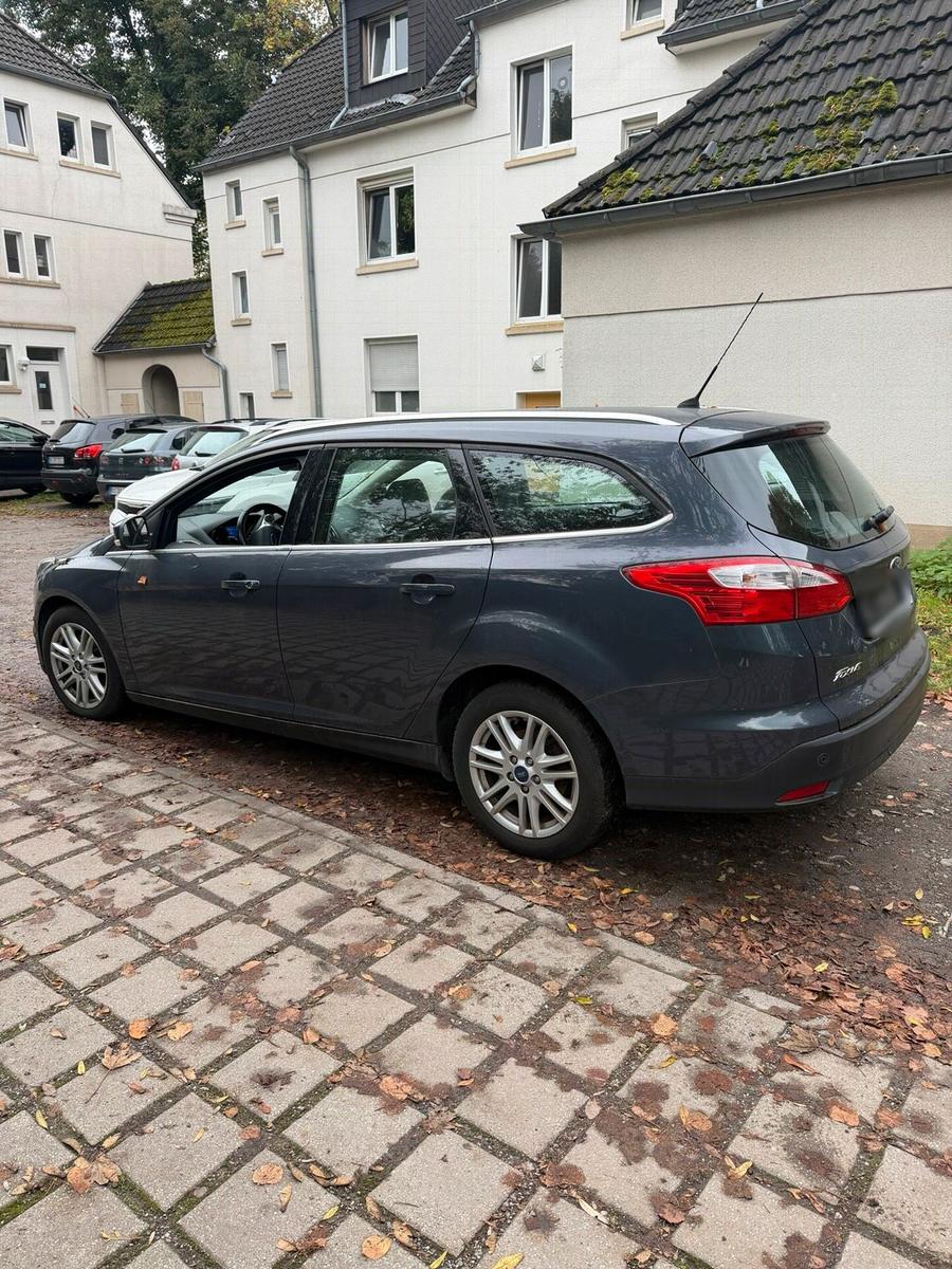 Ford Focus 2013 — engine 140 HP (103kW)