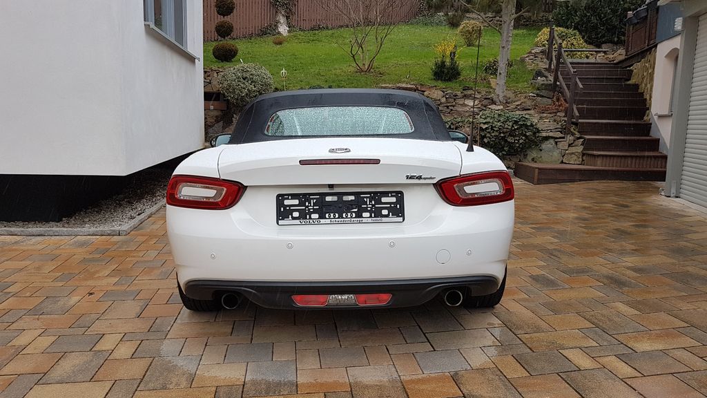 Image of Fiat 124 Spider