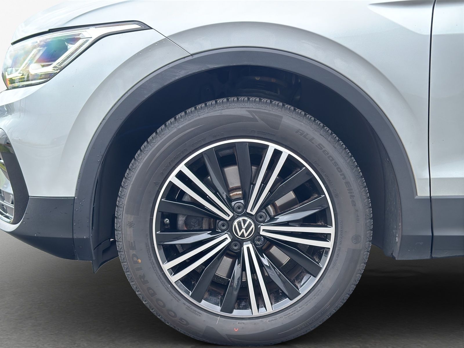 Volkswagen Tiguan Elegance 2.0TDI 4M AHK MATRIX 360 STDHZG foto 12
