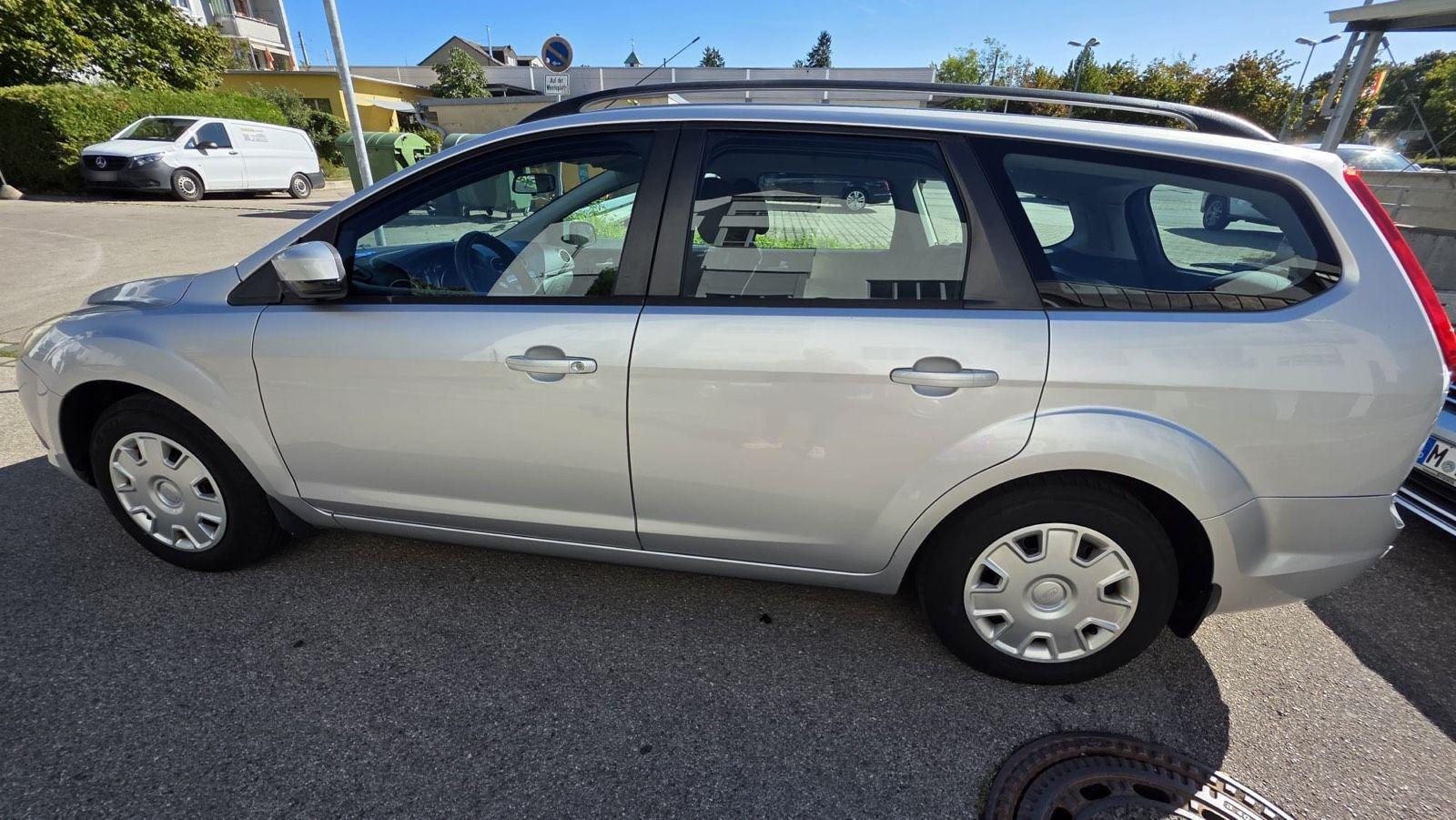Ford Focus 2010 — photo 9