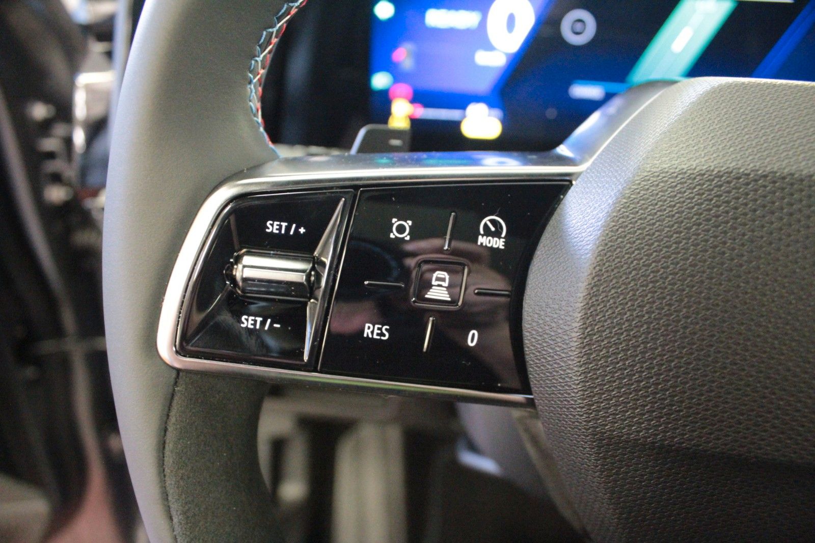 Fahrzeugabbildung Renault Espace E-Tech Full Hybrid 200 Esprit Alpine 5 S.