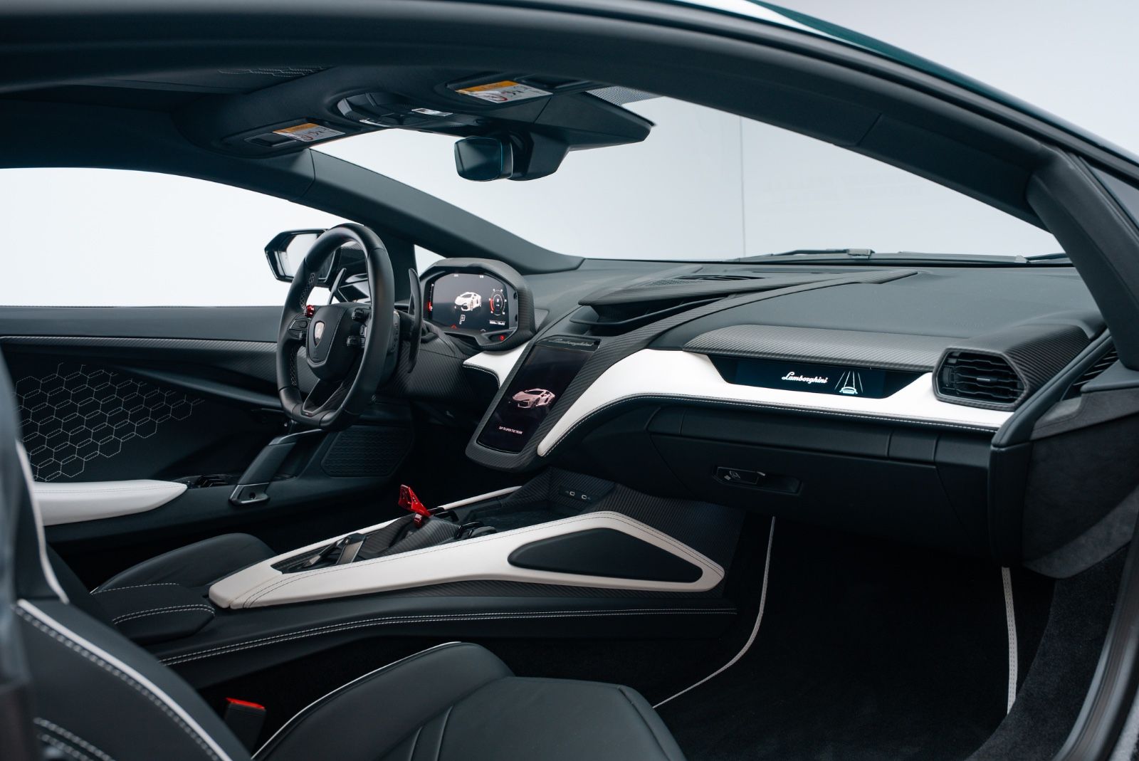 Fahrzeugabbildung Lamborghini Revuelto FULL CARBON/LIFT/PASSENGER/MY 26